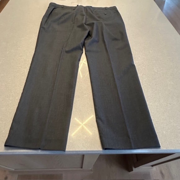 MICHAEL KORS Men's Matisse Solid Classic-Fit Dress Pants Dark Gray 40Wx30 - Picture 6 of 8